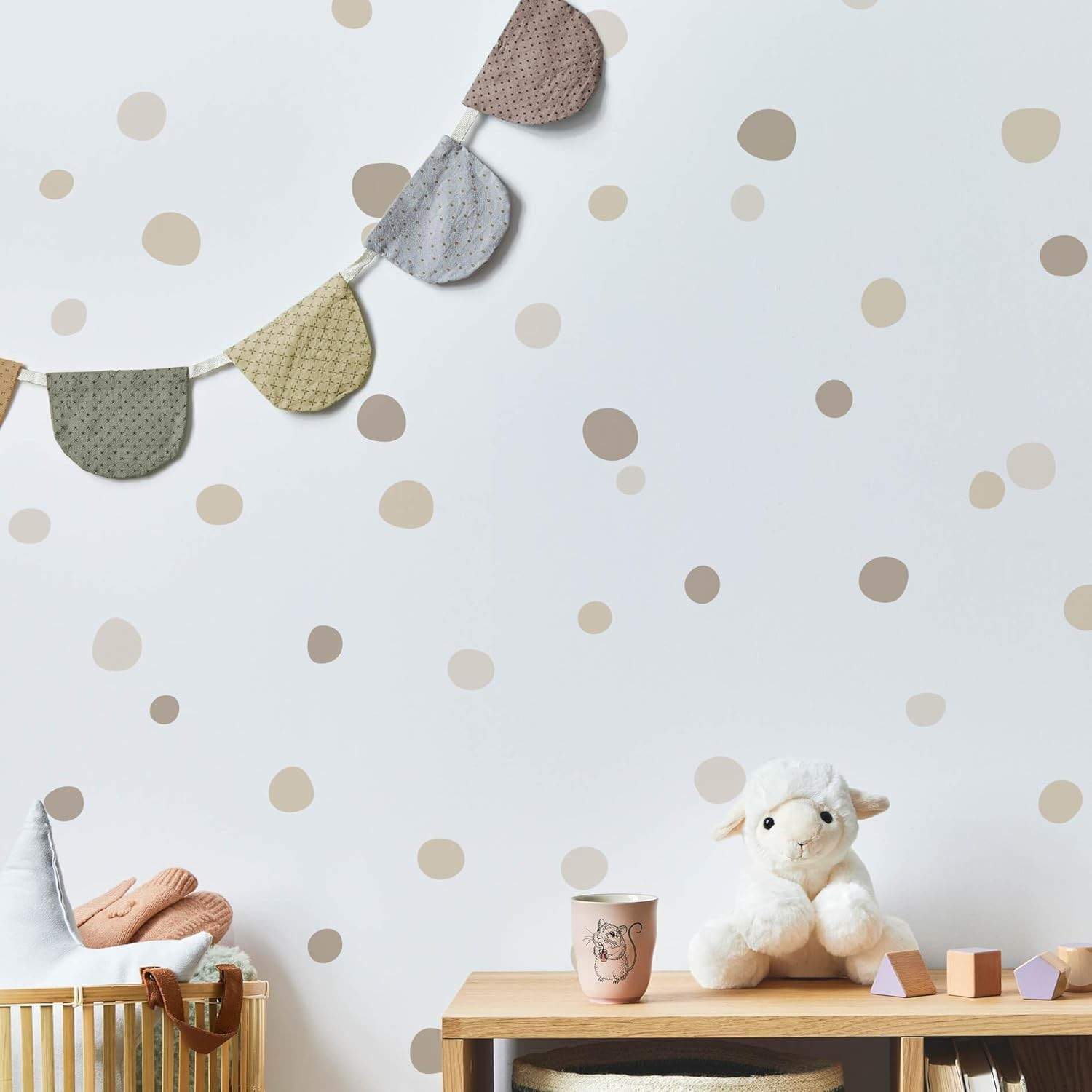 Adesivo de Parede Infantil com Bolinhas Irregulares Bege Claro - Kit 70 Peças para Decoração Divertida