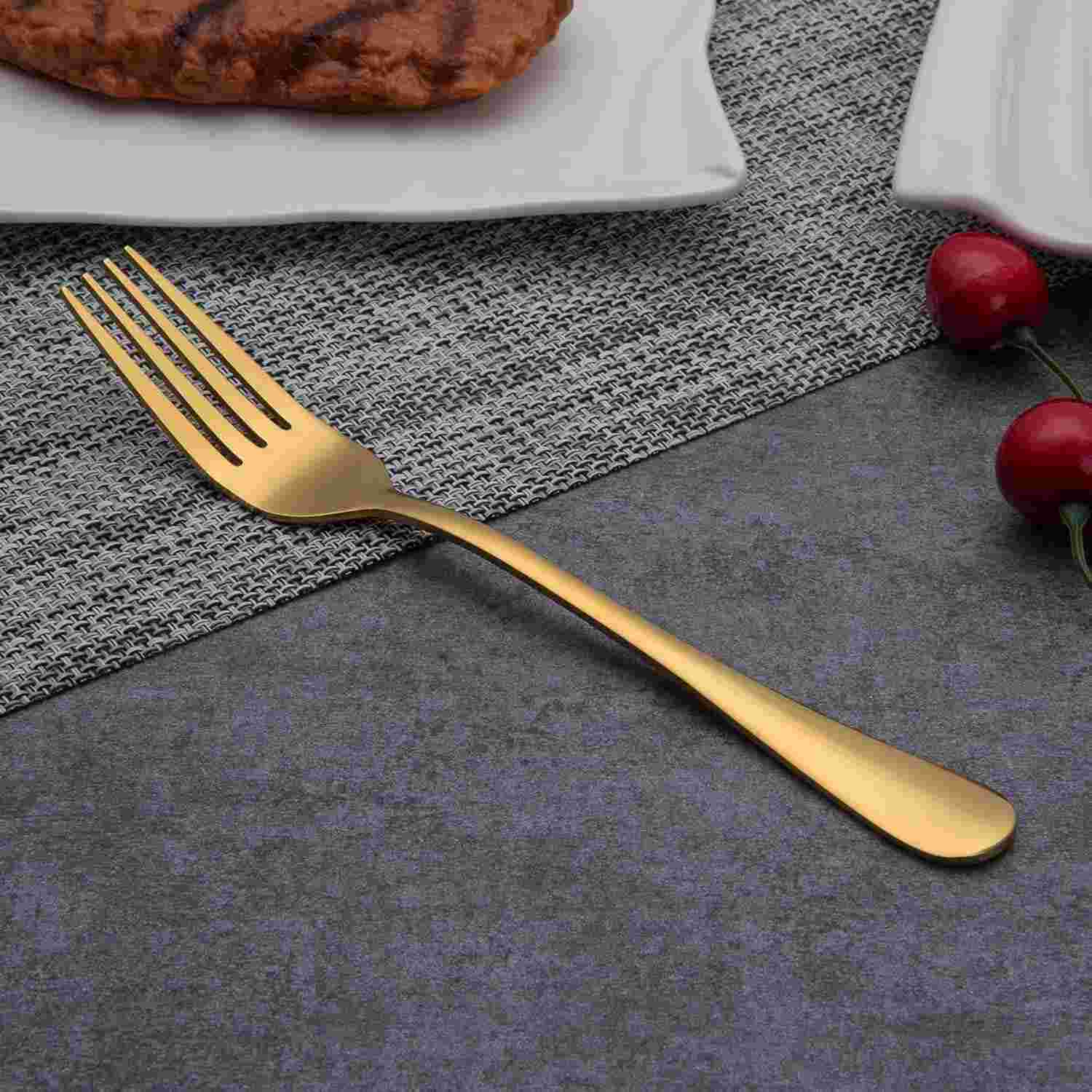 Conjunto de Talheres Dourados em Aço Inoxidável - Design Sofisticado e Resistente