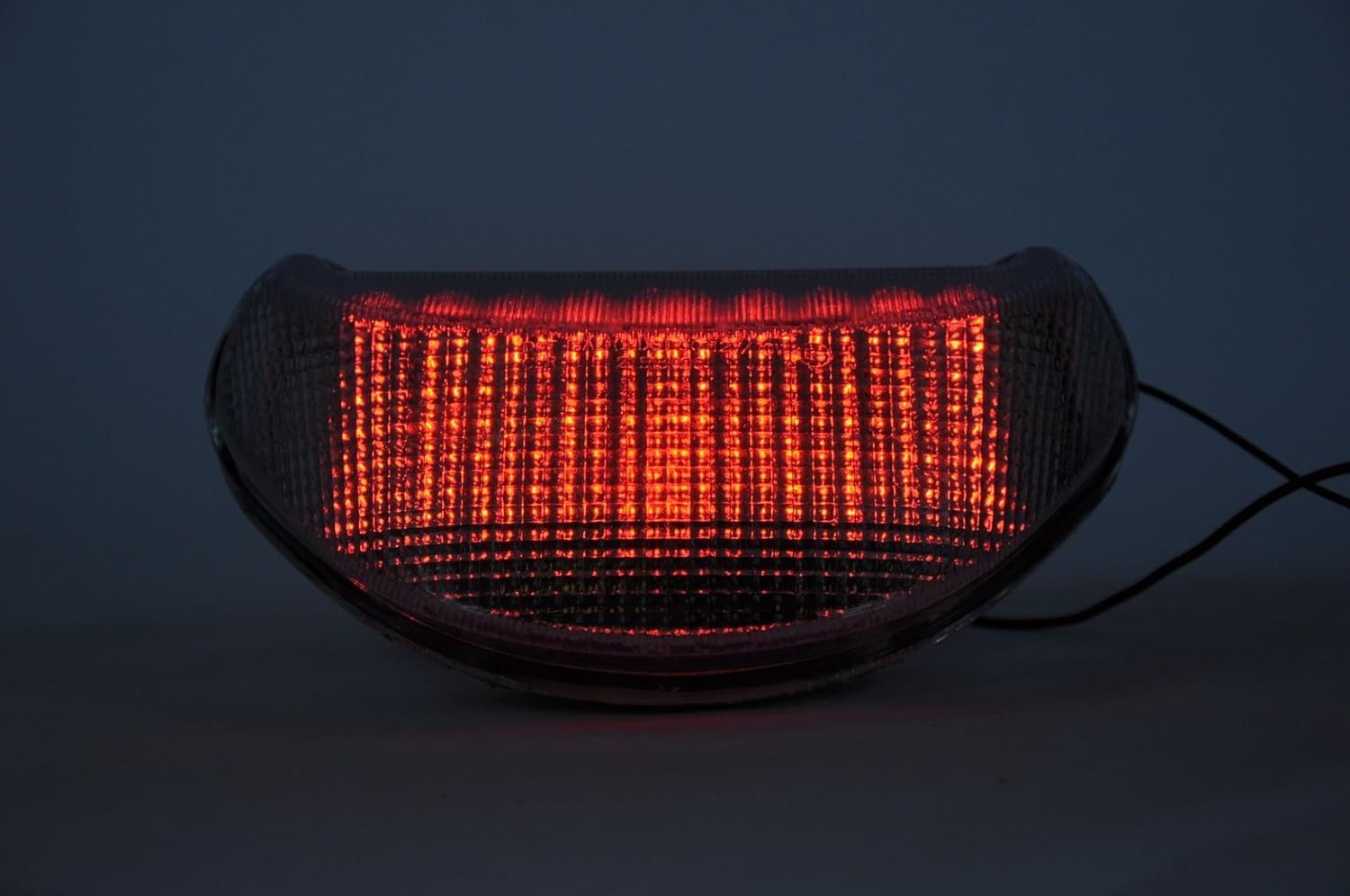 Luz Traseira LED com Seta Integrada para Kawasaki ZX-12R 99-04: Segurança e Estilo Incomparáveis!