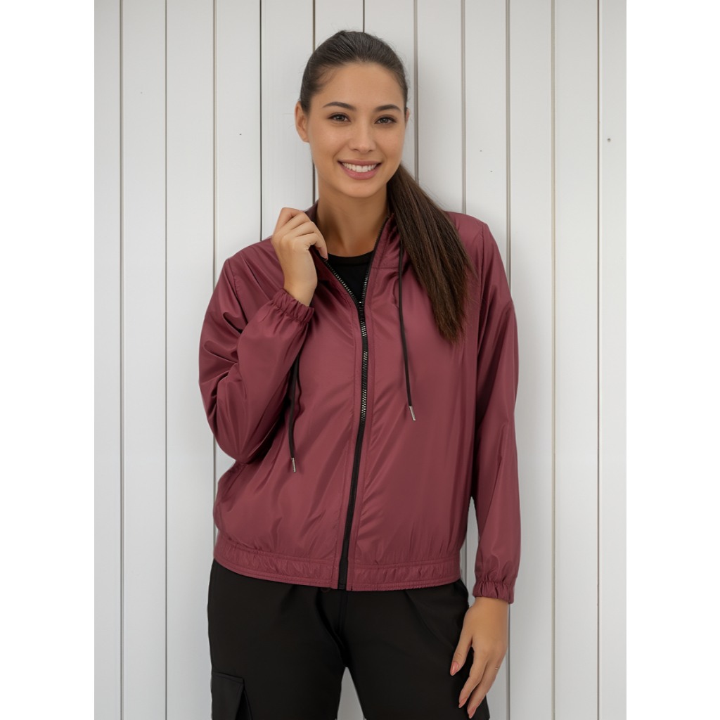 Jaqueta Corta Vento Feminina para Inverno Frio: Conforto e Proteção em Cada Aventura