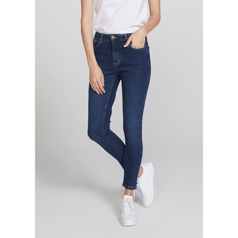 Jeans Skinny Cintura Média Hering: Conforto e Estilo