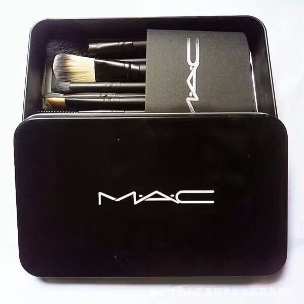 Kit 12 Escovas MAC: Luxo e Precisão na Lata!