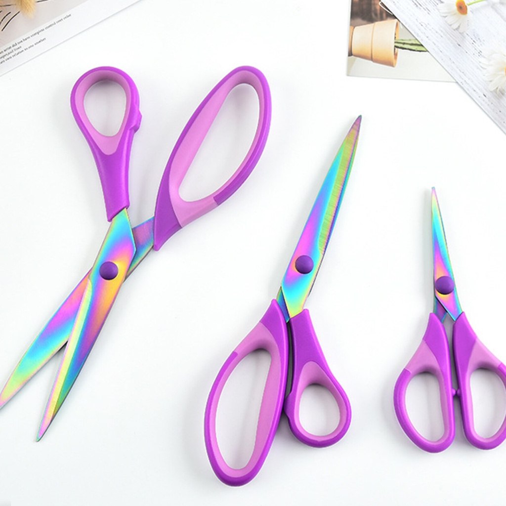 Kit 3 Tesouras de Titânio Profissional: Corte e Costura com Excelência