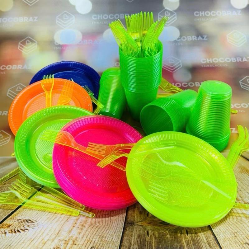 Kit Descartáveis Neon: Festa Completa!