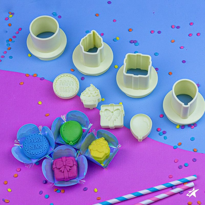 Kit Ejetor Max Parabéns: 8 Peças para Decoração!