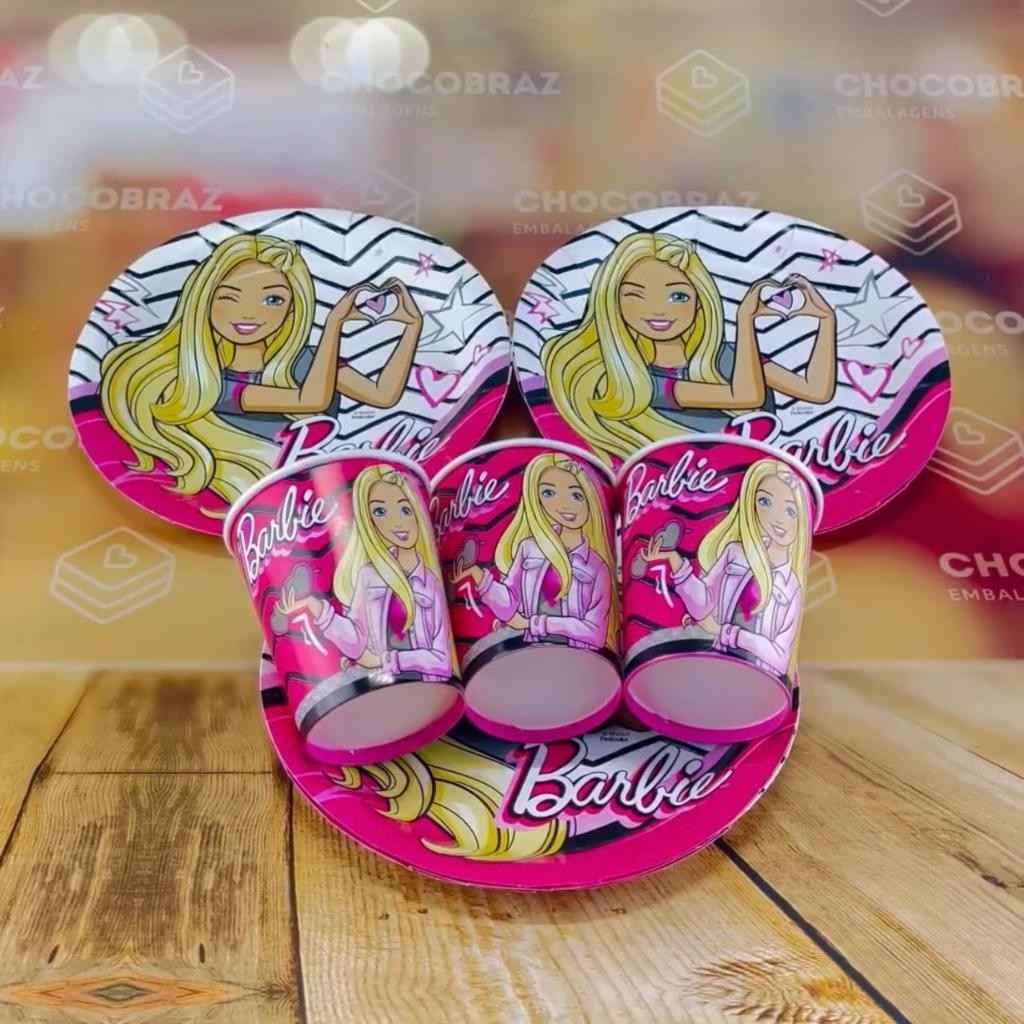 kit-festa-barbie-pratos-e-copos-para-uma-festa-magica