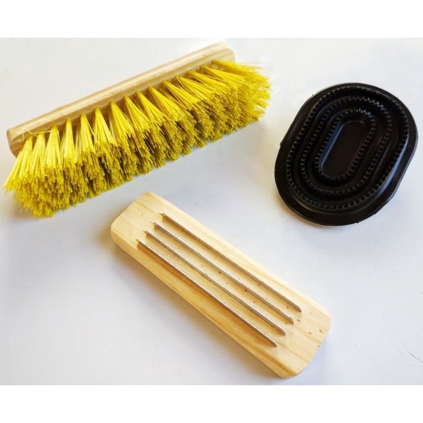 Kit Limpeza Cavalo: Escova + Raspadeiras Essenciais