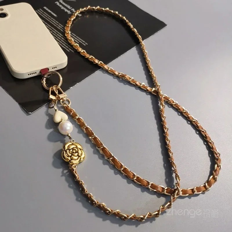 Lanyard de Celular Pérola: Elegância e Segurança