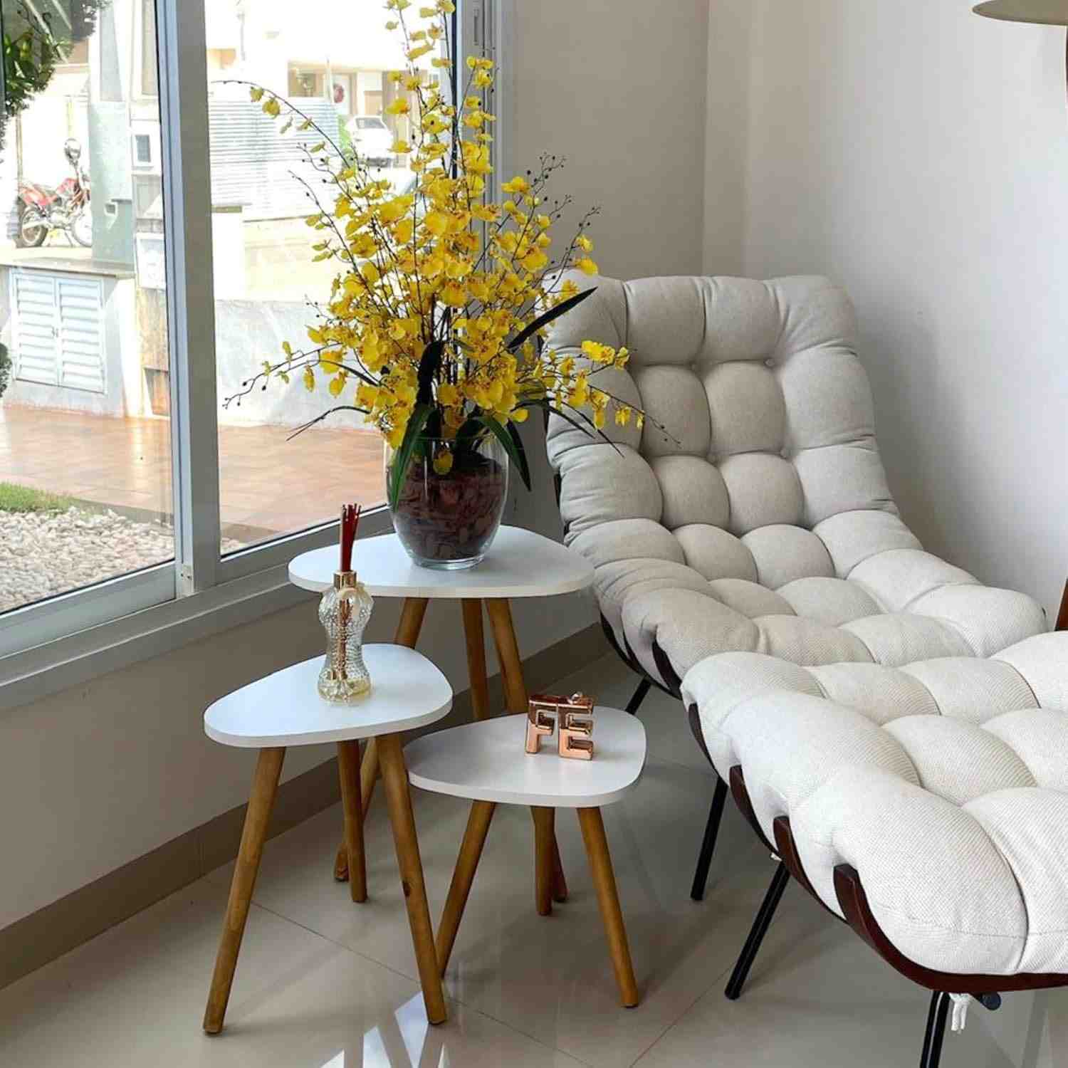 Kit Trio Mesinhas Laterais Retro com Tampo Orgânico - Estilo Palito para Sala