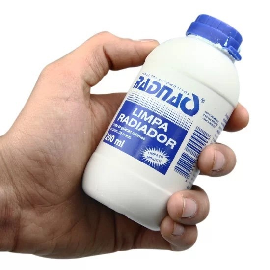 Limpa Radiador Radnaq: Elimine Ferrugem e Resíduos!