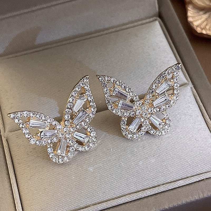 Conjunto de Brincos Borboleta com Diamante - Elegância e Luxo