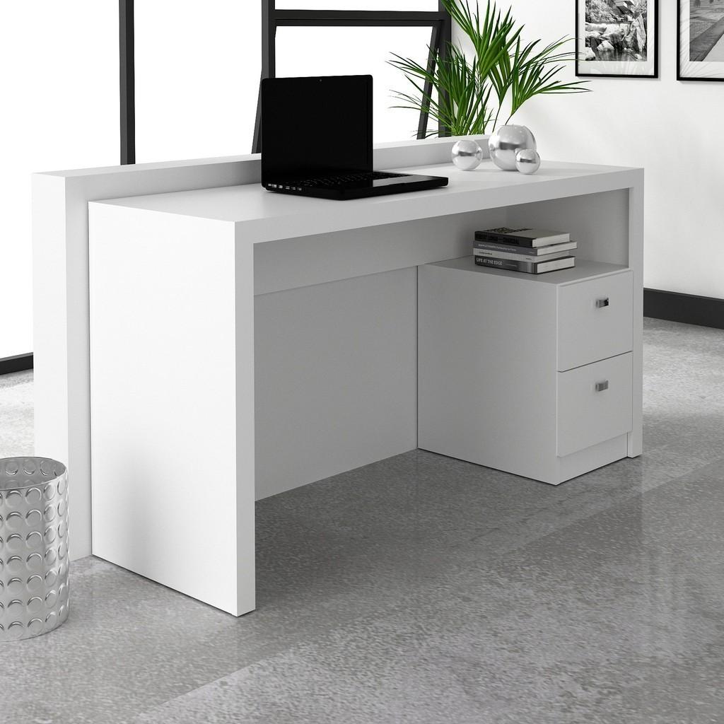 Mesa de Escritório 135cm: Organize-se com Estilo!