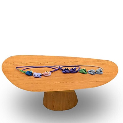 Mesa de Jantar Oval Freijó 180x100cm: Design e Elegância