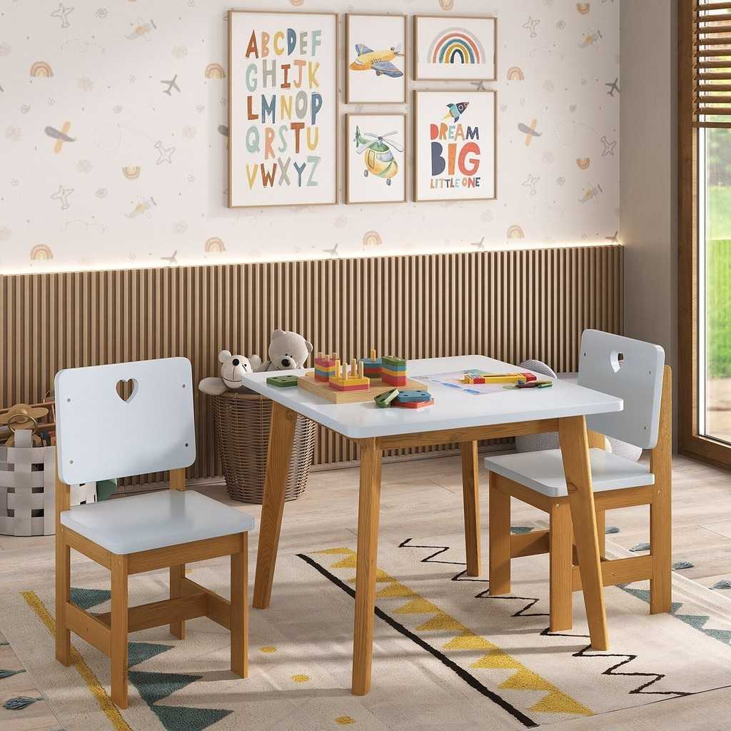 Mesa e Cadeiras Infantil Sofia: Diversão Segura!