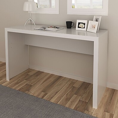 Mesa Escrivaninha ME4135 Branco – Espaço e Estilo no Seu Escritório