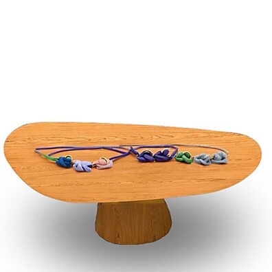 Mesa Oval Freijó 160x90cm – Elegância Natural em Casa