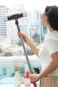 Powermaid Mop Limpa Vidros com Cabo Extensível 150cm - 3 em 1 (Borrifa, Limpa e Seca) - Vermelho e Cinza - imagem 3