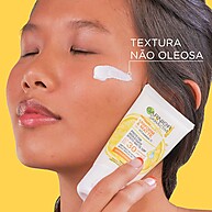Protetor Solar Garnier com Vitamina C FPS 30 - Hidratação Matte por 12h - imagem 2