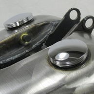 Tampas de Tanque Harley Fat-Bob Cromadas CNC - Alumínio Tarugo 6061 (1982+) - imagem 2
