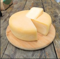 Queijo Canastra Artesanal 950g a 1kg - Região Alagoa-MG - imagem 3