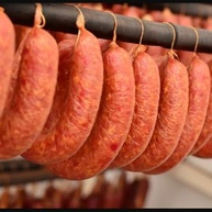Linguiça Suína Pura Defumada Blumenau Salame Colonial 1Kg - imagem 4