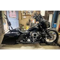 Sissy Bar Passageiro Mofun 28" Destacável para Harley Touring 2009-2025 - Preto Brilhante - imagem 4