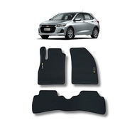 Tapete Borracha Onix Hatch 2020-2025: Proteção Antiderrapante e Design Exclusivo - imagem 1