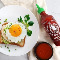 UNI EAGLE SRIRACHA HOT CHILLI 815g (VENCIMENTO 29/01/2022) - imagem 4