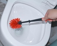 360-escova-cerdas-anatomico-com-e-sanitaria-powermaid-para-suporte-limpeza-profunda-design-a