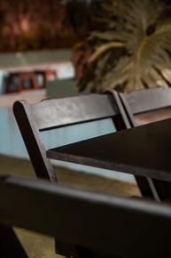 Jogos de Mesa Bar 70x70 com 4 Cadeiras Dobráveis em Madeira – Estilo e Conforto para seu Lar - imagem 5