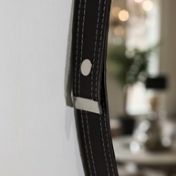 Espelho Redondo Adnet 60cm Preto - Design Escandinavo com Suporte em Alumínio para Sala, Quarto e Banheiro - imagem 5