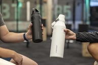 Garrafa Stanley Aerolight 710ml com Tampa de Fluxo Rápido - Isolamento a Vácuo, Leve e à Prova de Vazamento - imagem 3