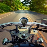 Relógio de Guidão 7/8" para Moto e Bicicleta - Quartzo Luminoso e Durável - imagem 3