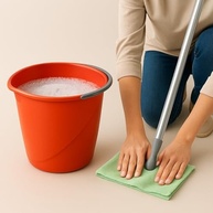 Kit com 3 Baldes Plásticos 8L com Alça Reforçada - Ideal para Limpeza e Jardinagem - imagem 2