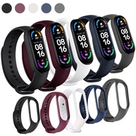 Kit 5 Pulseiras Para Smartband MI Band 7 Cores Preta Azul Cinza Vinho Marsala e Branco com Pino Resistente Feita em Silicone - imagem 1