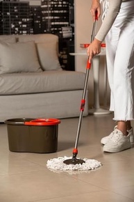 MOP Giratório 100% Microfibra com Balde 8L e Cabo Inox Ajustável - Limpeza Rápida e Eficiente - imagem 3