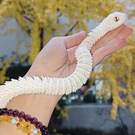 Serpente Branca Luminosa em 3D - Cobra Articulada com Ovo Decorativo para Escritório e Casa - imagem 3