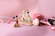 Estátua Jim Shore Disney 101 Dálmatas Pongo e Perdita em Resina Pintada à Mão - Coleção Traditions - imagem 3