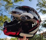 Capacete Mixs MX Captiva Robocop Escamoteável Cinza/Vermelho com Viseira Solar Interna - imagem 5