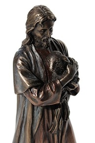 Estátua de Jesus com Cordeiro em Bronze Fundido Frio - 16,25 cm | Decoração Religiosa Refinada - imagem 3