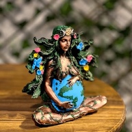 Estátua de Gaia Mãe Terra em Resina - 16cm | Deusa Geia Gaea Decorativa - imagem 3