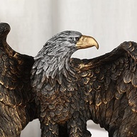 H&W Estátua de Águia Patriótica em Resina com Pátina Bronze - 26cm, Decoração Elegante e Simbólica - imagem 4