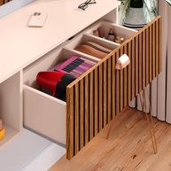 a-suspensa-espelho-com-para-moderna-funcional-e-penteadeira-e-gaveta-a