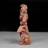 Estatueta Thor Nórdico em Resina com Acabamento em Madeira - 11,4 cm | Decoração Viking e Mitologia Nórdica - imagem 5