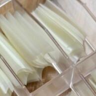Unhas Tips D&Z Leitosa: Alongamento Perfeito em Caixa Acrílica - imagem 1