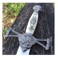 Adaga Medieval Templária Decorativa com Bainha - 35cm, Acabamento em Prata Envelhecida - imagem 5