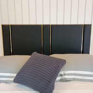 Cabeceira Estofada Antialérgica Modular com Fixação Adesiva para Cama Queen 1,60m - imagem 1