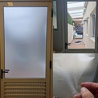 Película Jateada Adesiva para Janelas e Portas de Vidro - 2m x 75cm | Privacidade e Decoração com Fácil Aplicação - imagem 5
