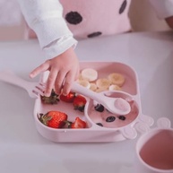 Kit de Alimentação Infantil em Silicone 4 Peças Rosa - Seguro, Prático e Colorido para Bebês - imagem 3