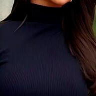 Cropped Gola Alta Canelado: Seu Look Alternativo! - imagem 2